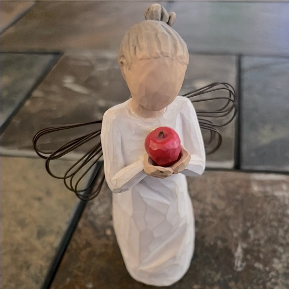 Willow Tree “You’re the Best” Angel Figurine- like new, EUC, great teacher gift😍